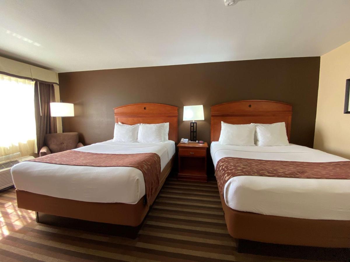 Best Western Manhattan Inn Экстерьер фото