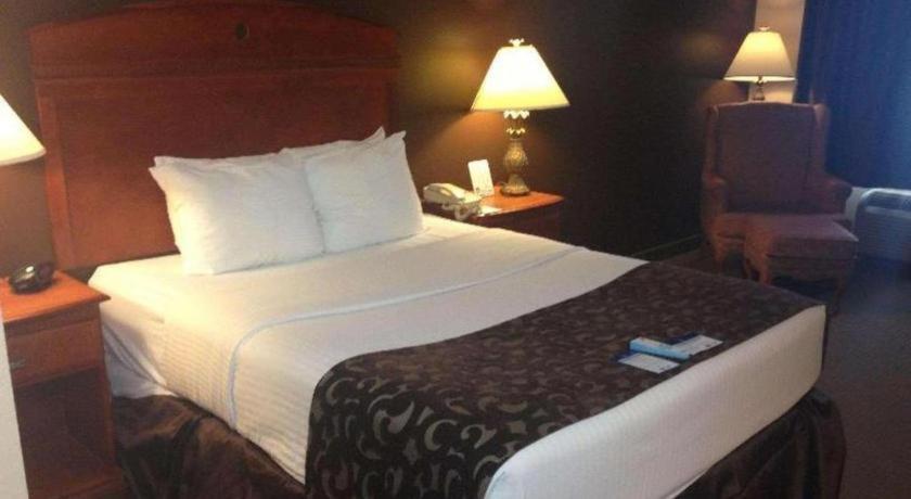 Best Western Manhattan Inn Экстерьер фото