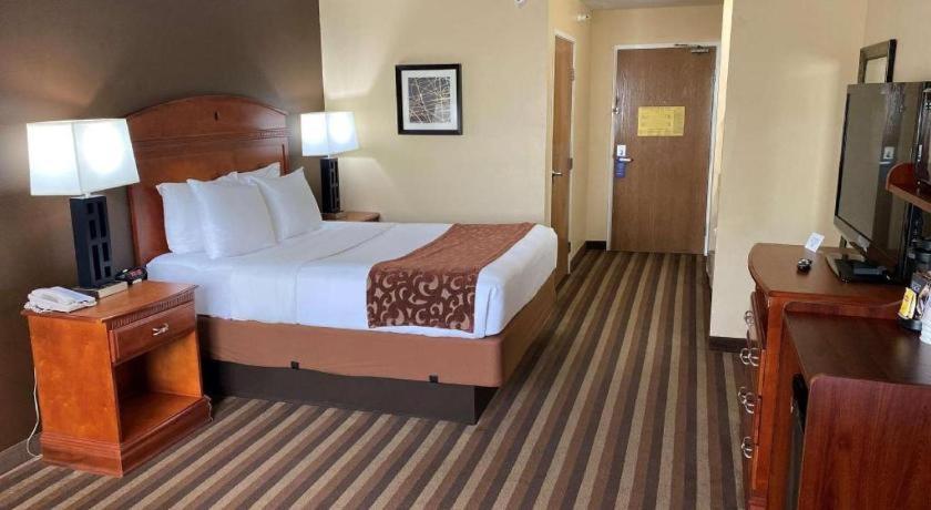 Best Western Manhattan Inn Экстерьер фото